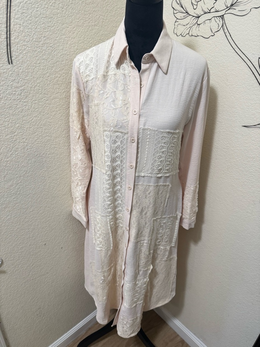 Women's Long Lace Patchwork Button-Front Dress Shirt in Light Blush